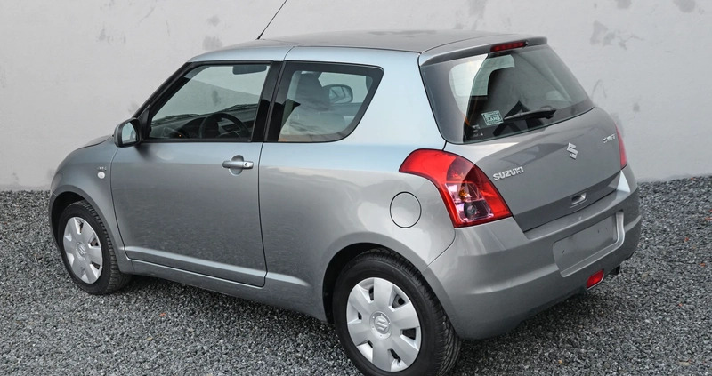 Suzuki Swift cena 8700 przebieg: 200000, rok produkcji 2009 z Jarocin małe 704